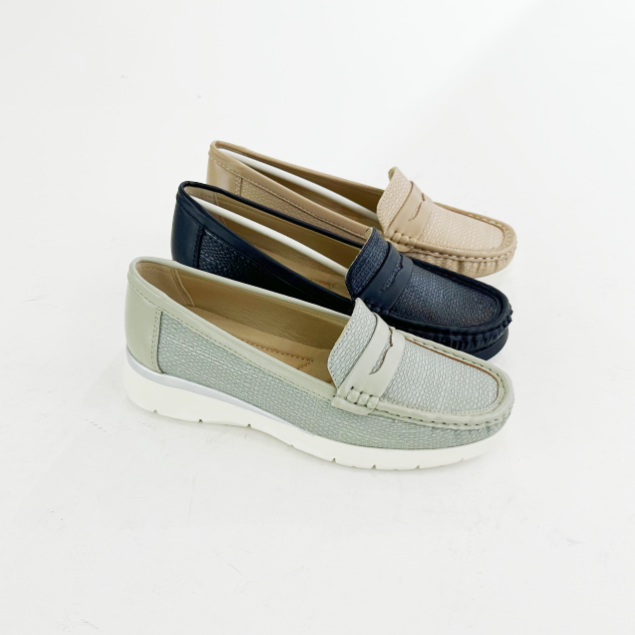 WOMEN LOAFERS 